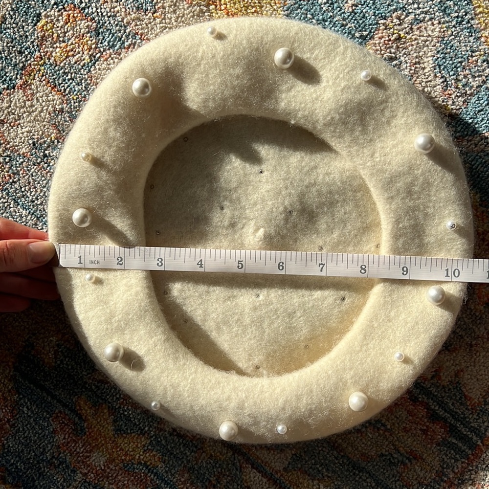 Cream beret with pearls - Picture 4 of 5
